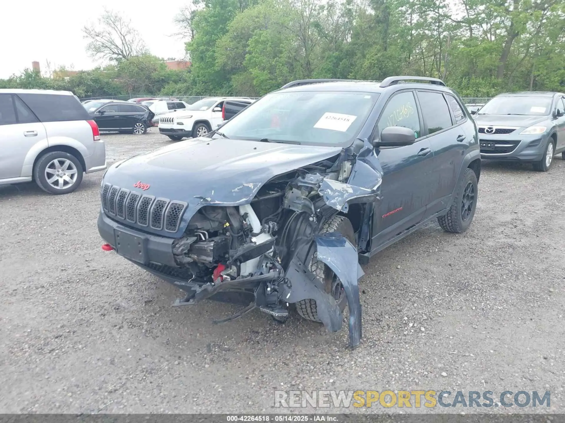 2 Photograph of a damaged car 1C4PJMBX1KD364100 JEEP CHEROKEE 2019