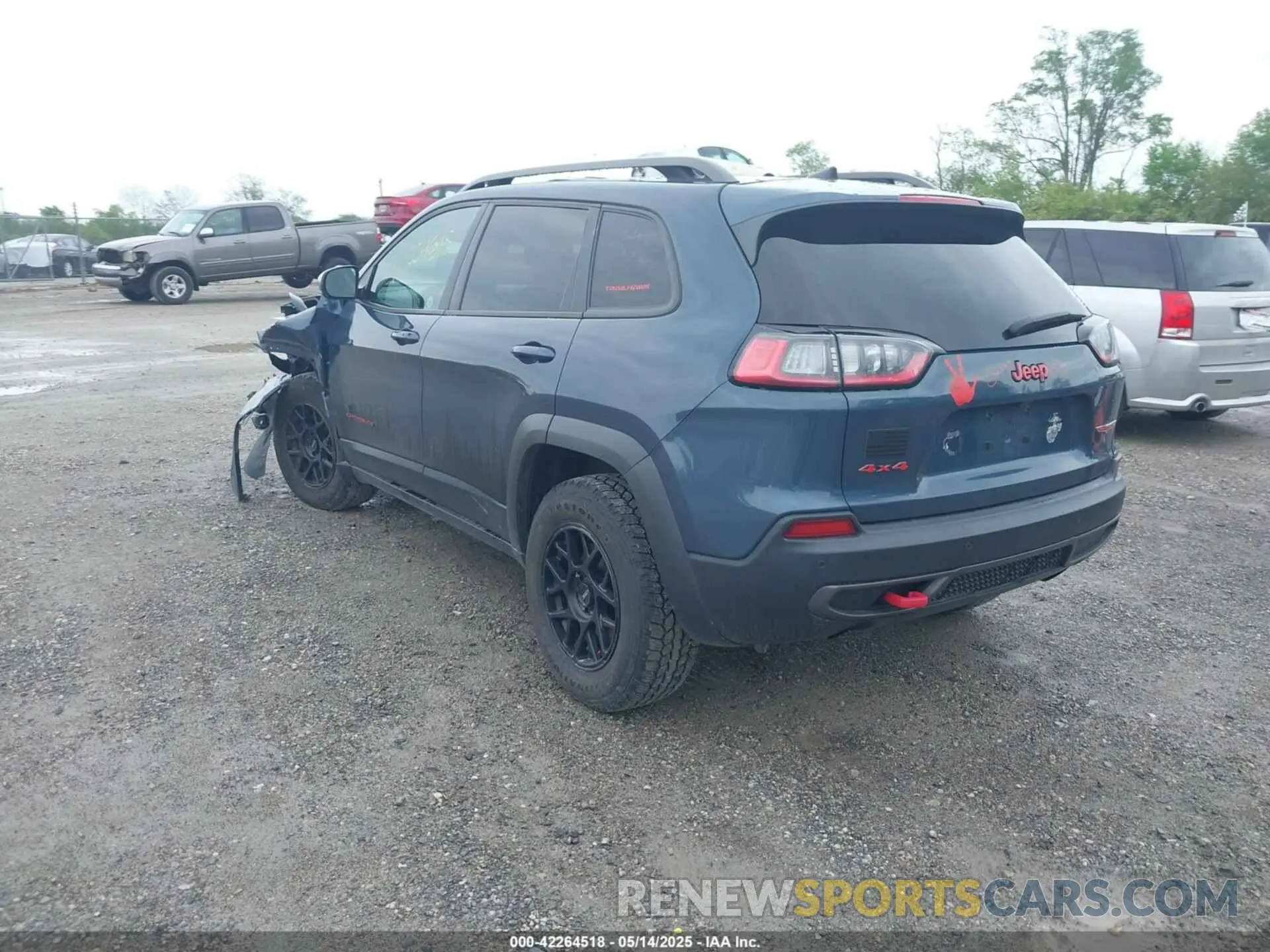 3 Photograph of a damaged car 1C4PJMBX1KD364100 JEEP CHEROKEE 2019