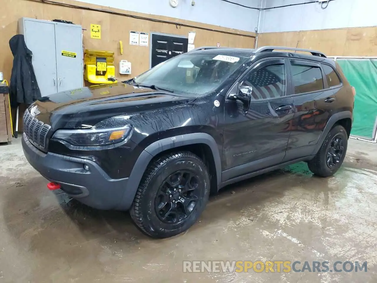 1 Photograph of a damaged car 1C4PJMBX1KD386047 JEEP CHEROKEE 2019