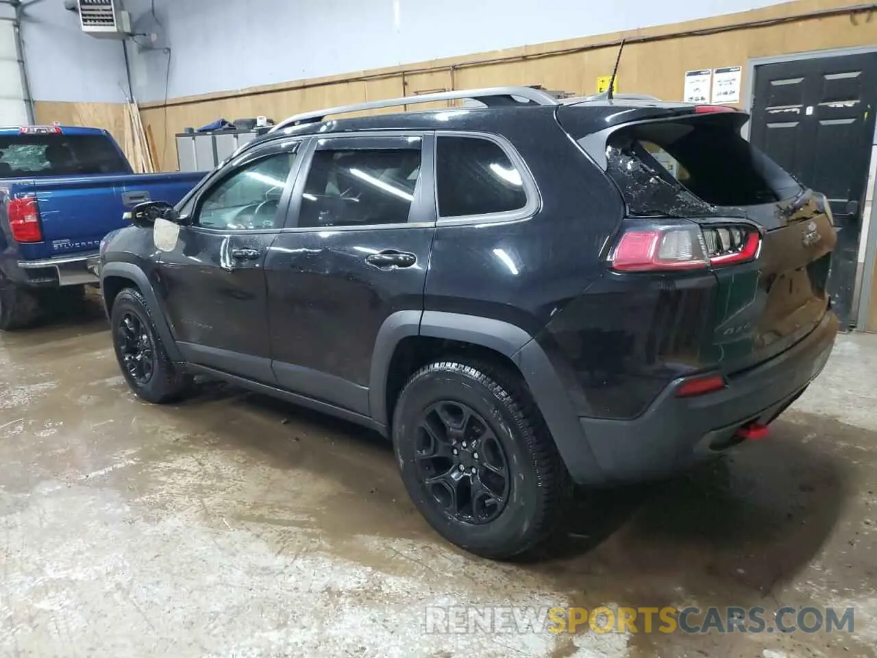 2 Photograph of a damaged car 1C4PJMBX1KD386047 JEEP CHEROKEE 2019