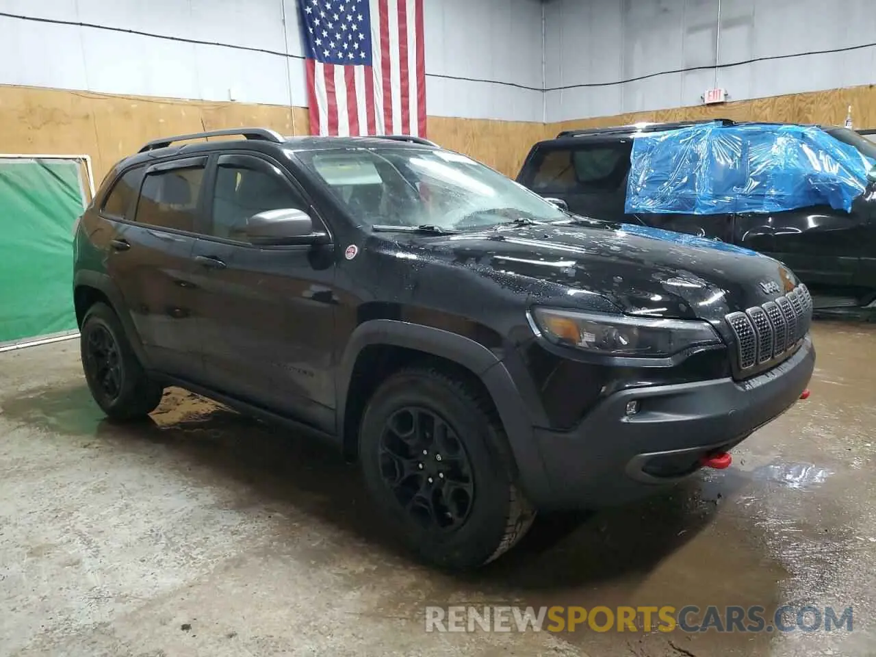 4 Photograph of a damaged car 1C4PJMBX1KD386047 JEEP CHEROKEE 2019
