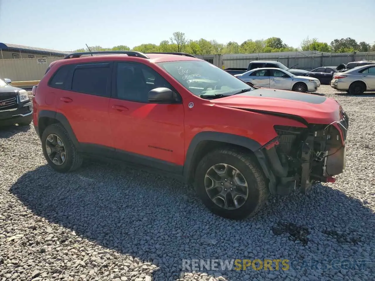 4 Photograph of a damaged car 1C4PJMBX2KD147090 JEEP CHEROKEE 2019