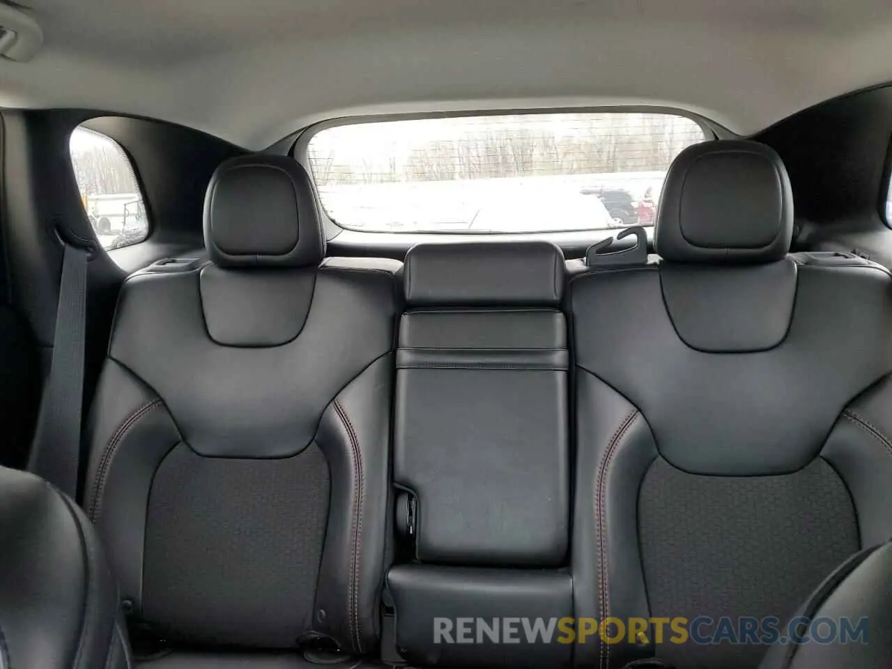 10 Photograph of a damaged car 1C4PJMBX2KD186536 JEEP CHEROKEE 2019
