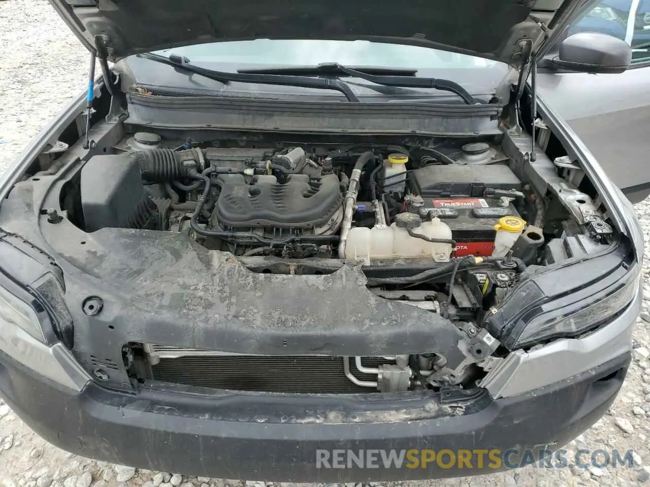 12 Photograph of a damaged car 1C4PJMBX2KD186536 JEEP CHEROKEE 2019