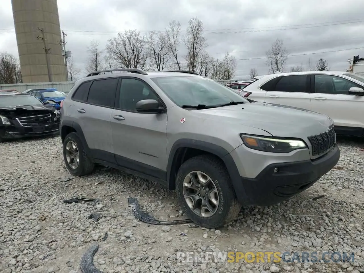 4 Photograph of a damaged car 1C4PJMBX2KD186536 JEEP CHEROKEE 2019