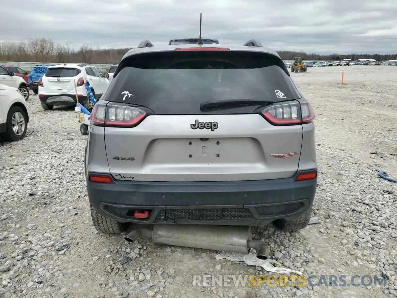 6 Photograph of a damaged car 1C4PJMBX2KD186536 JEEP CHEROKEE 2019