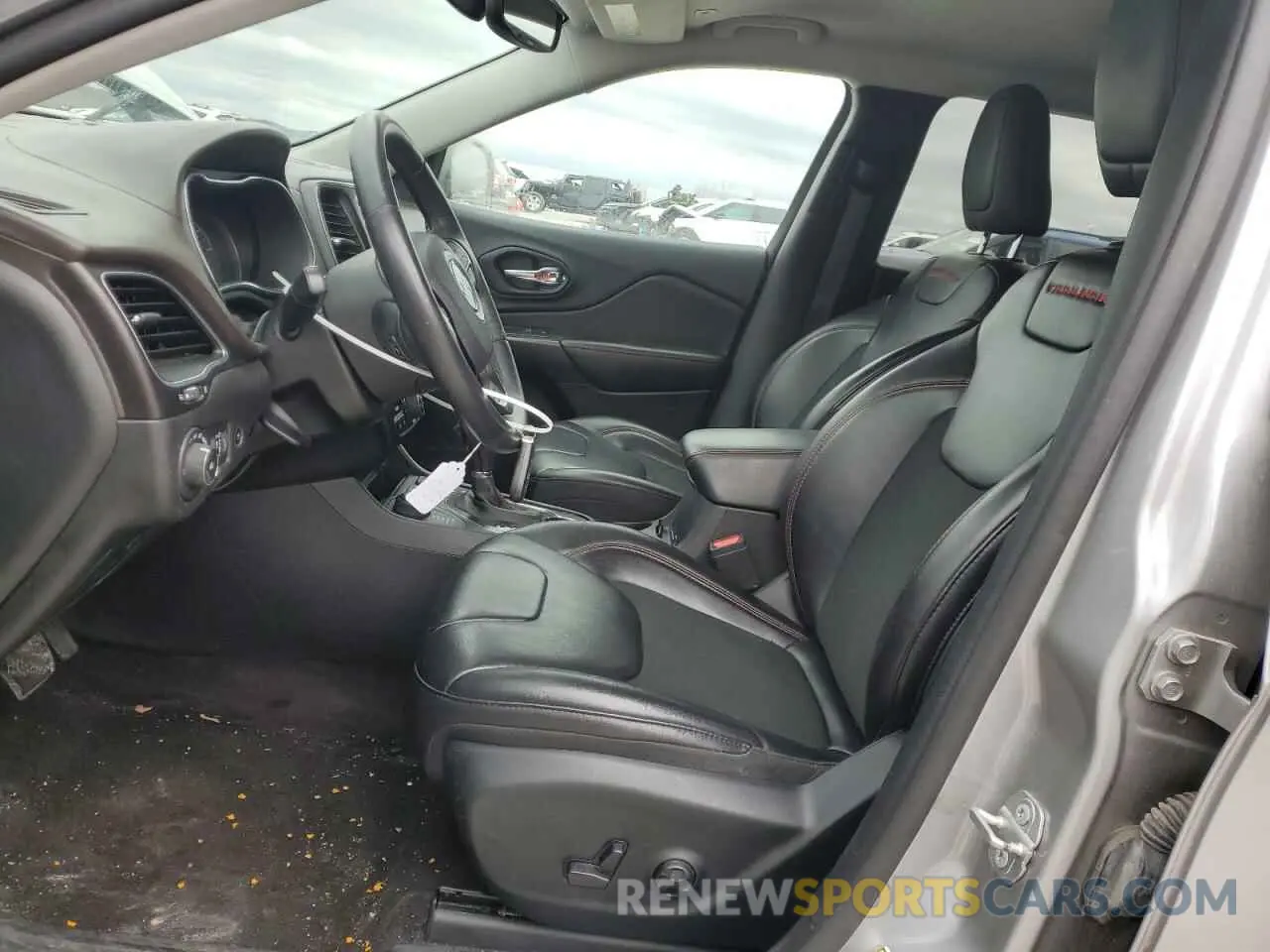7 Photograph of a damaged car 1C4PJMBX2KD186536 JEEP CHEROKEE 2019