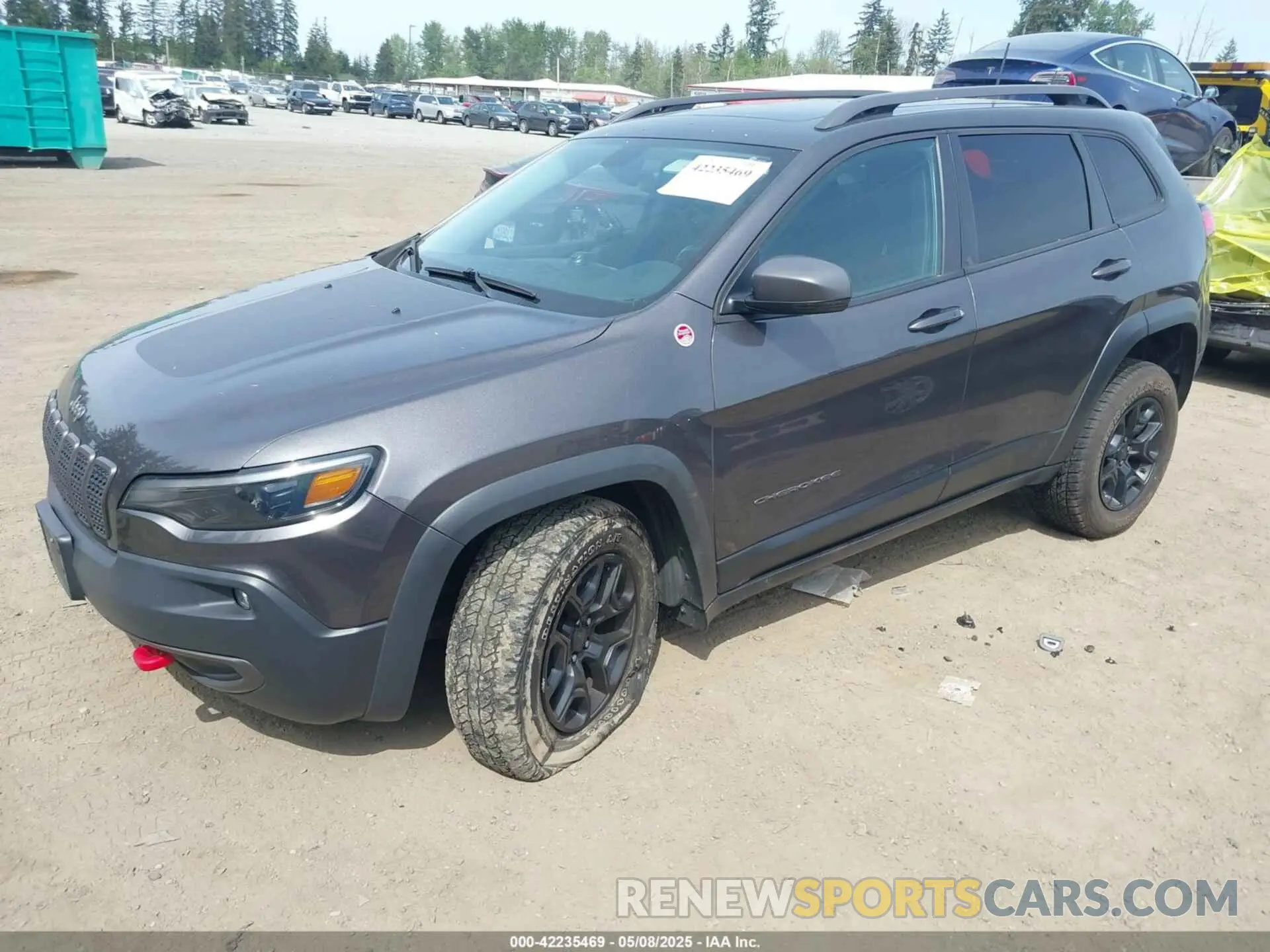 2 Photograph of a damaged car 1C4PJMBX2KD231734 JEEP CHEROKEE 2019