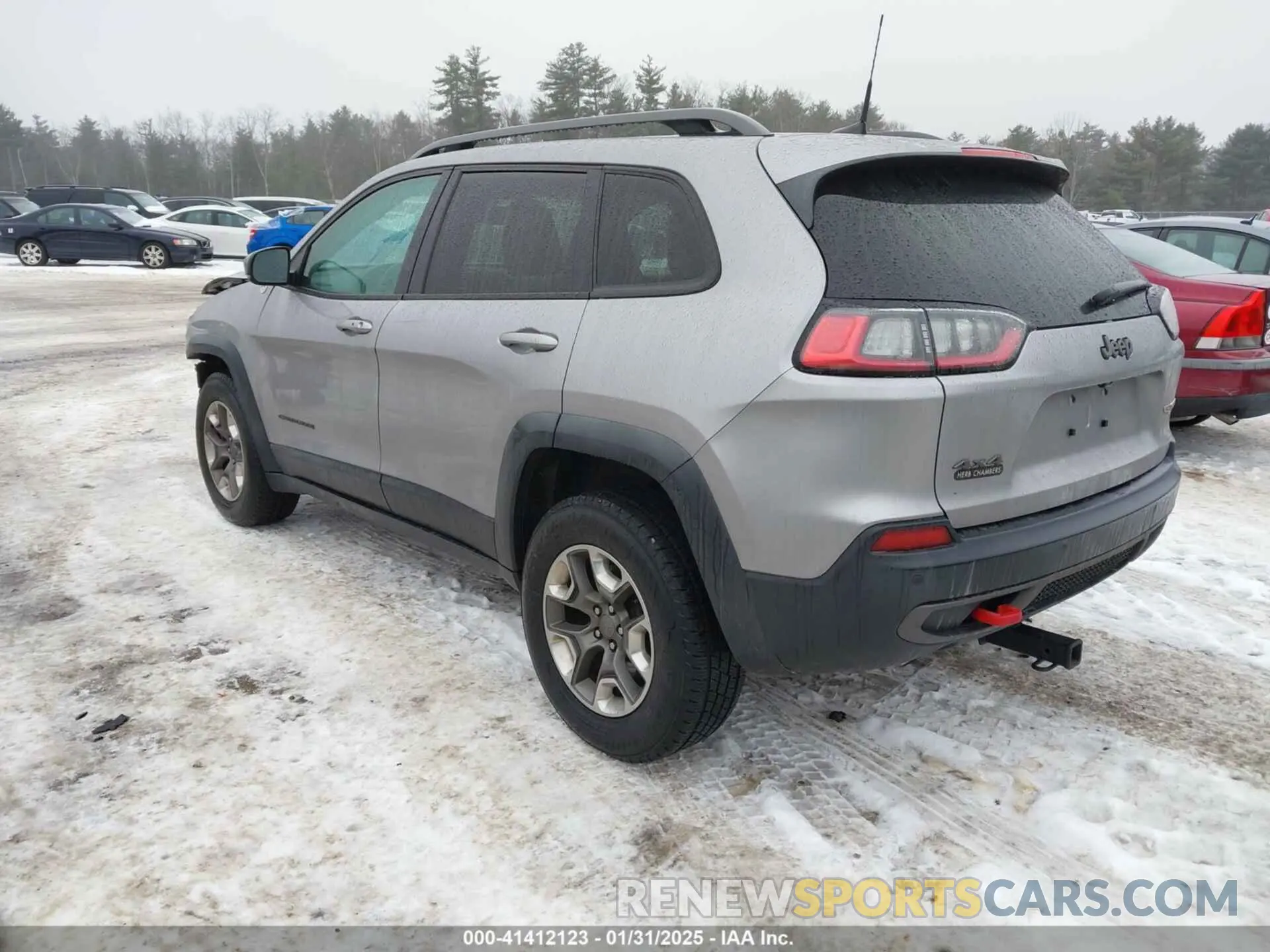 3 Photograph of a damaged car 1C4PJMBX2KD298169 JEEP CHEROKEE 2019