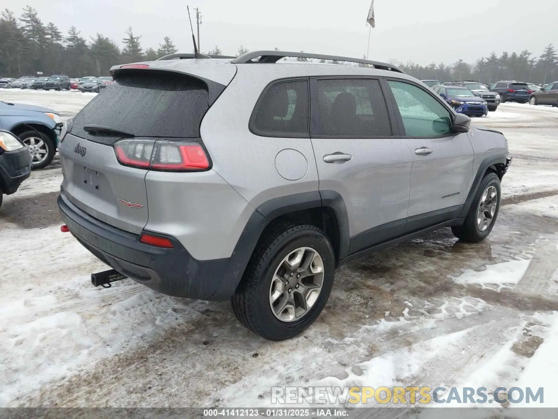 4 Photograph of a damaged car 1C4PJMBX2KD298169 JEEP CHEROKEE 2019