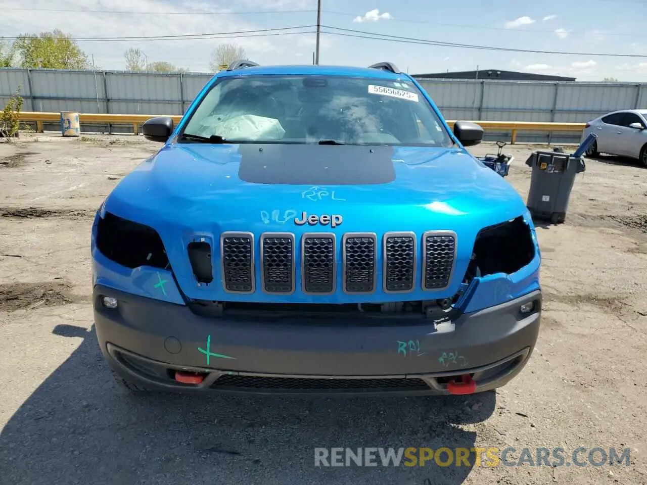 5 Photograph of a damaged car 1C4PJMBX2KD341540 JEEP CHEROKEE 2019