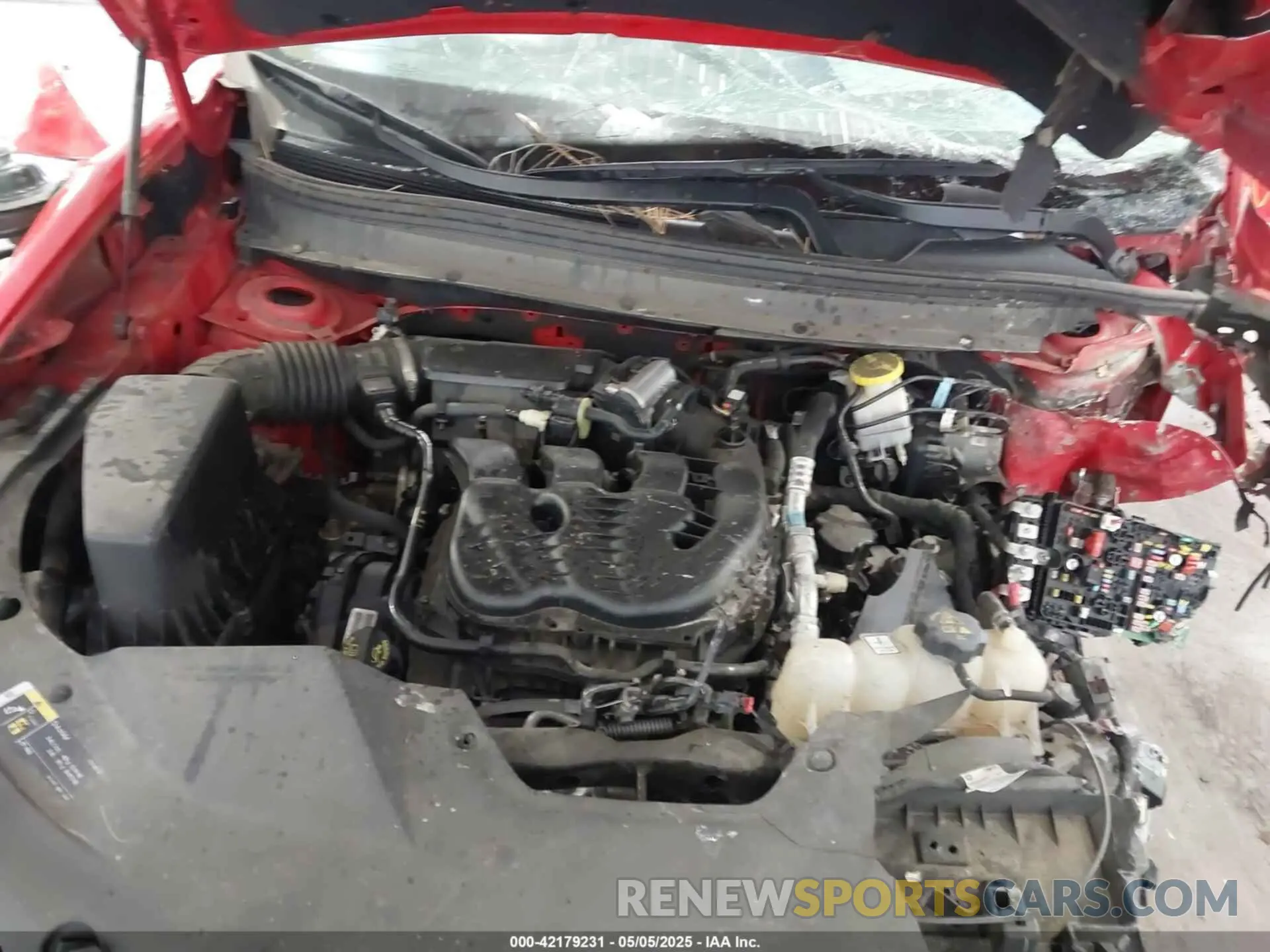 10 Photograph of a damaged car 1C4PJMBX3KD272972 JEEP CHEROKEE 2019
