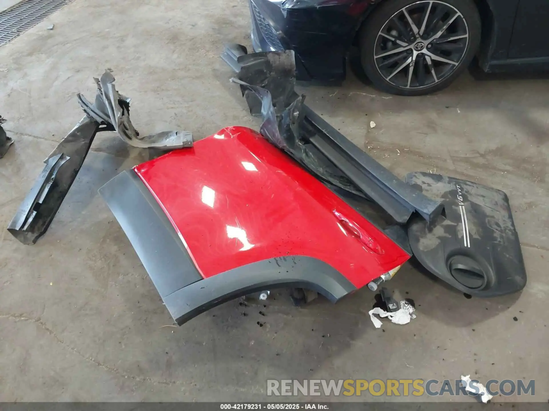 11 Photograph of a damaged car 1C4PJMBX3KD272972 JEEP CHEROKEE 2019