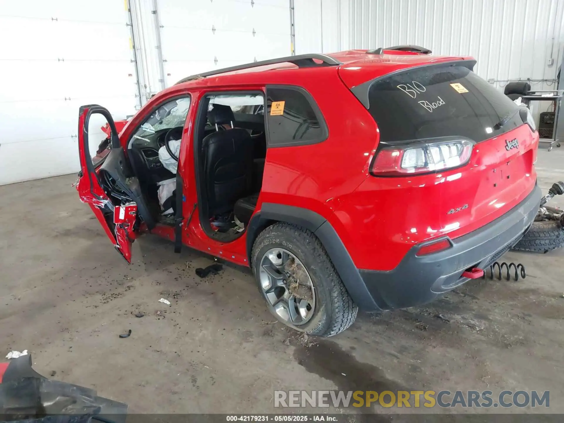 3 Photograph of a damaged car 1C4PJMBX3KD272972 JEEP CHEROKEE 2019