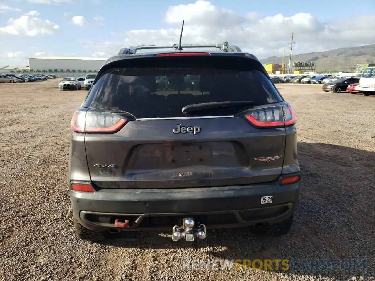 6 Photograph of a damaged car 1C4PJMBX4KD115581 JEEP CHEROKEE 2019