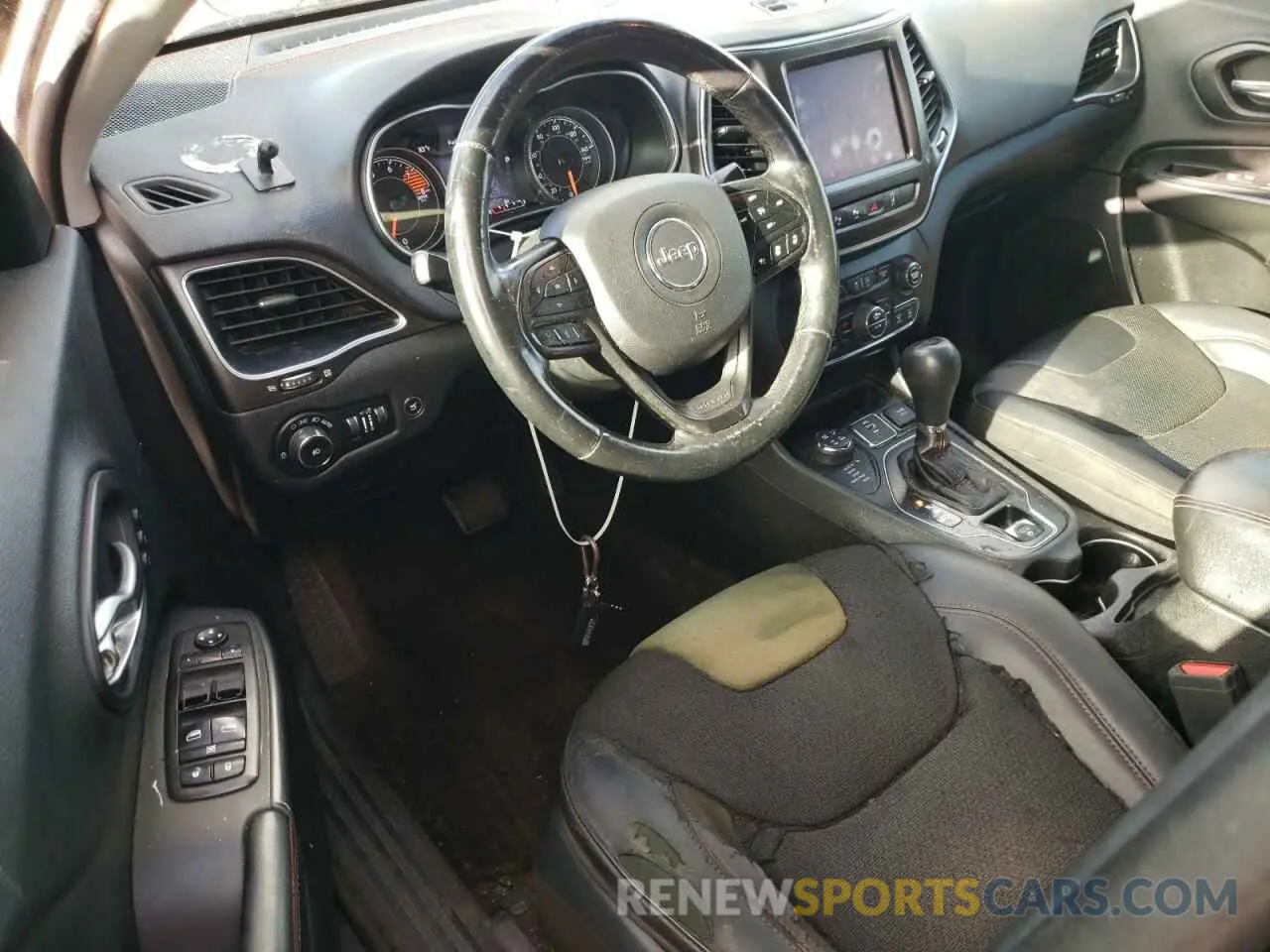 8 Photograph of a damaged car 1C4PJMBX4KD115581 JEEP CHEROKEE 2019