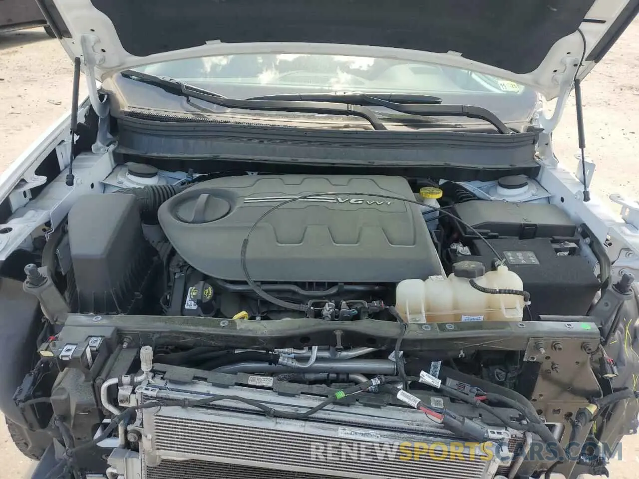 12 Photograph of a damaged car 1C4PJMBX4KD118383 JEEP CHEROKEE 2019