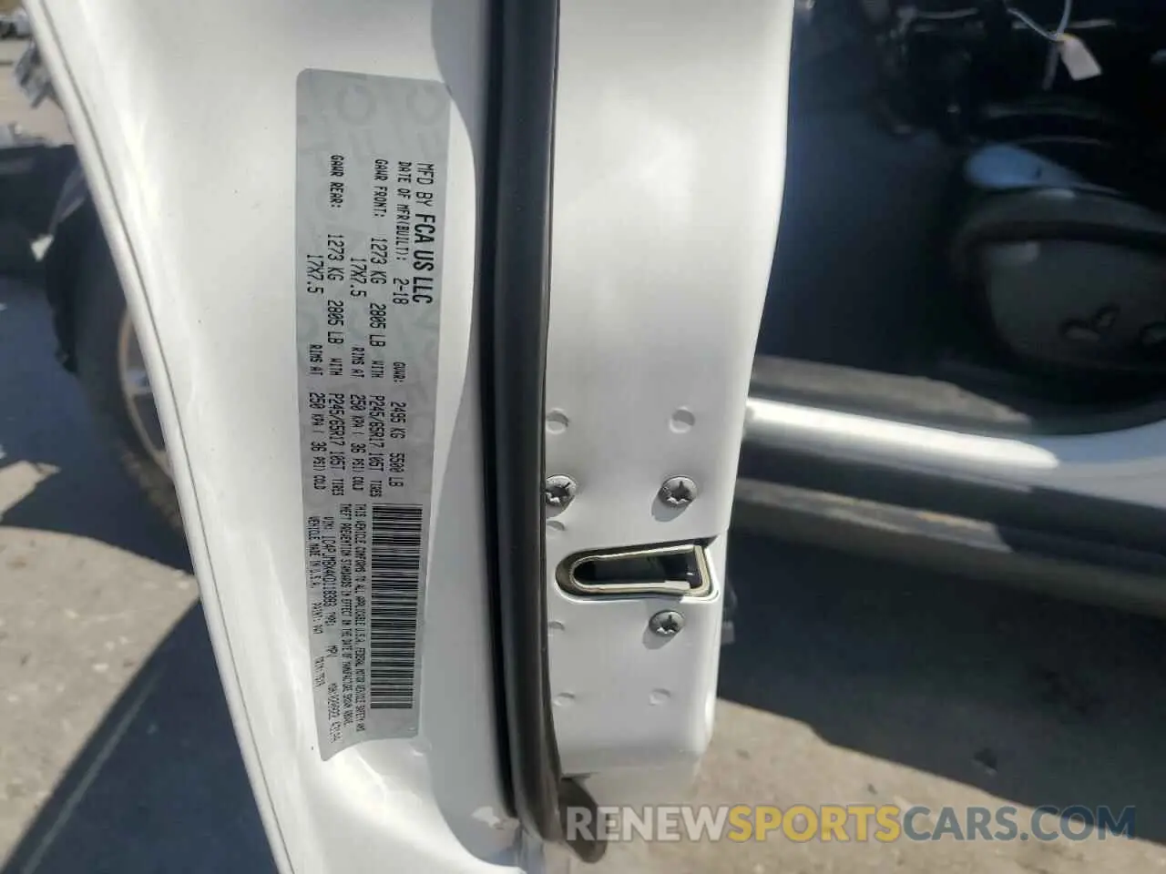 13 Photograph of a damaged car 1C4PJMBX4KD118383 JEEP CHEROKEE 2019