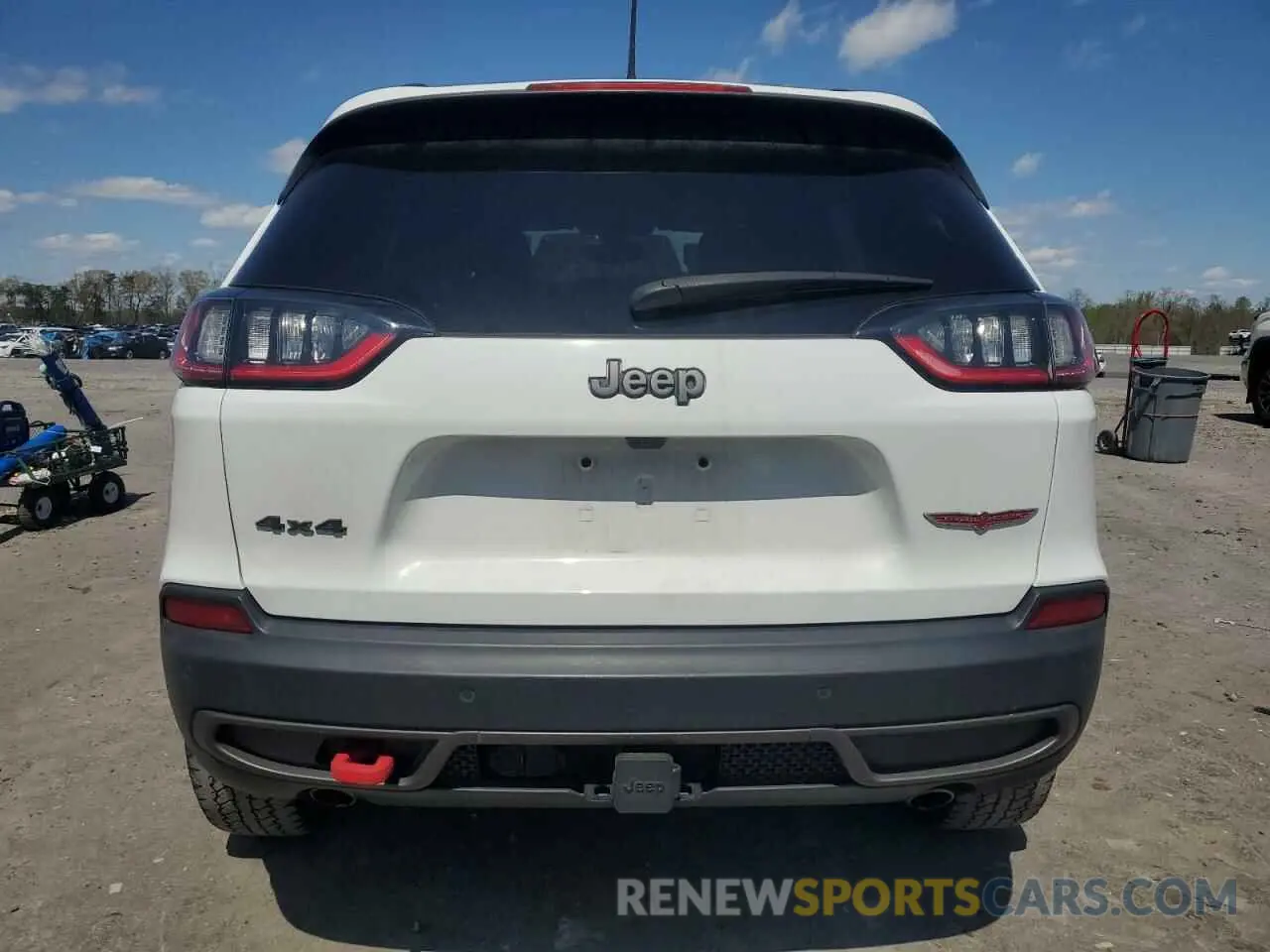 6 Photograph of a damaged car 1C4PJMBX4KD118383 JEEP CHEROKEE 2019