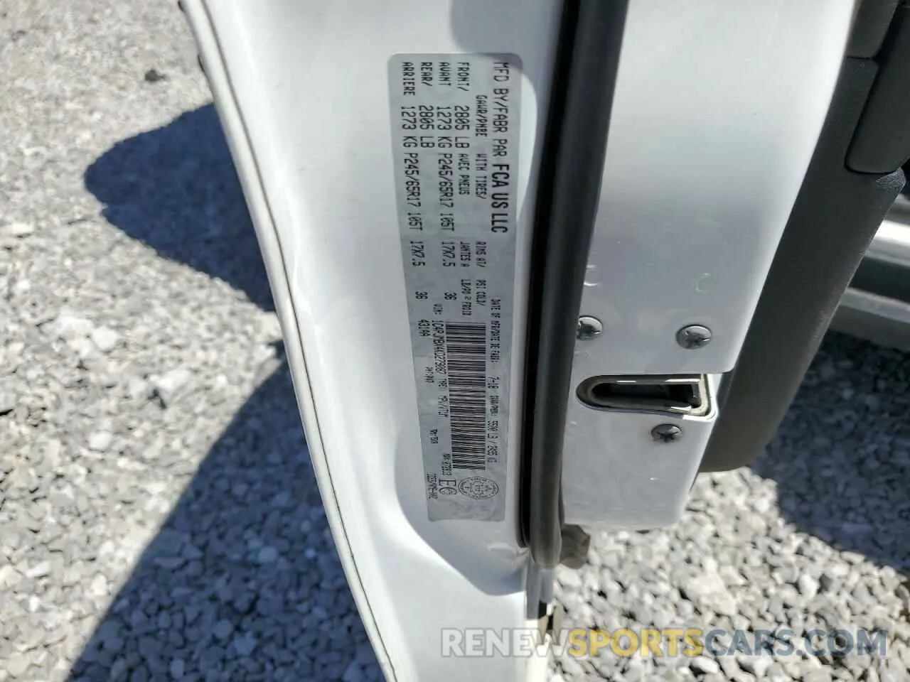 14 Photograph of a damaged car 1C4PJMBX4KD279087 JEEP CHEROKEE 2019
