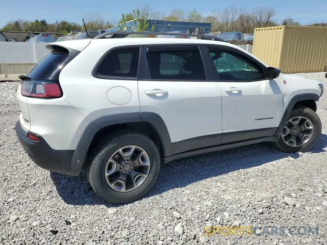 3 Photograph of a damaged car 1C4PJMBX4KD279087 JEEP CHEROKEE 2019