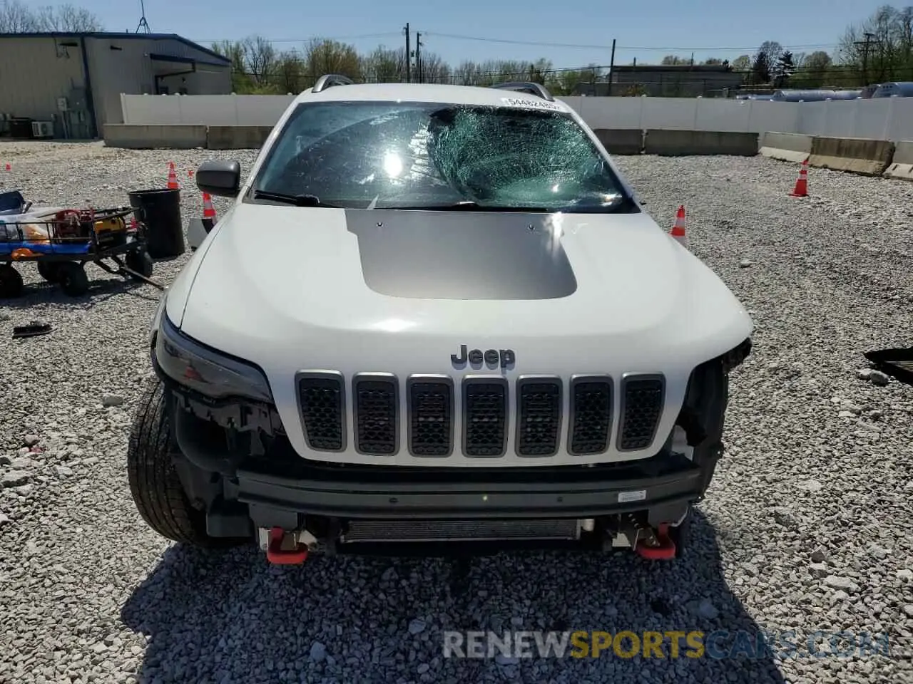 5 Photograph of a damaged car 1C4PJMBX4KD279087 JEEP CHEROKEE 2019