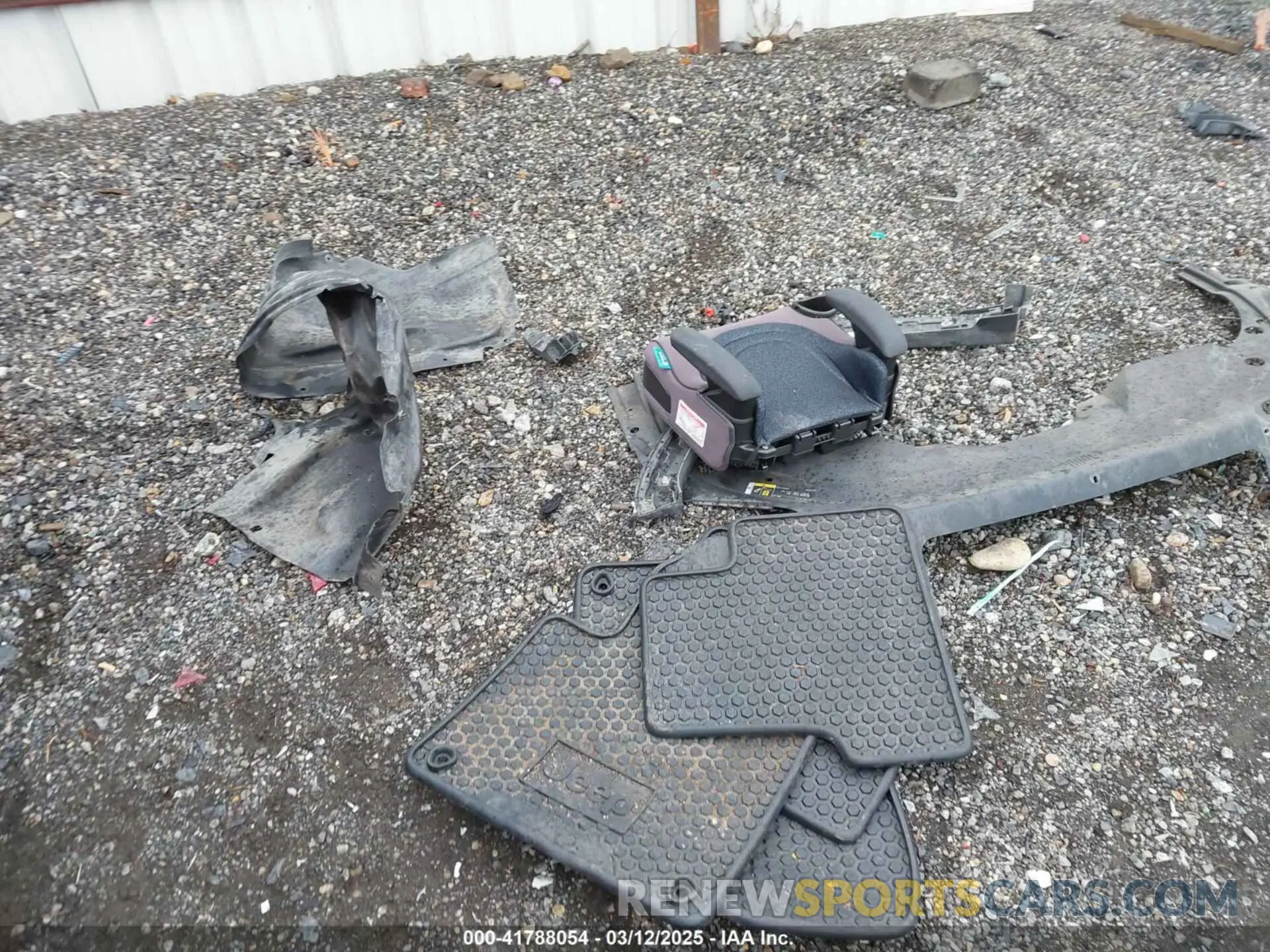 11 Photograph of a damaged car 1C4PJMBX4KD337408 JEEP CHEROKEE 2019