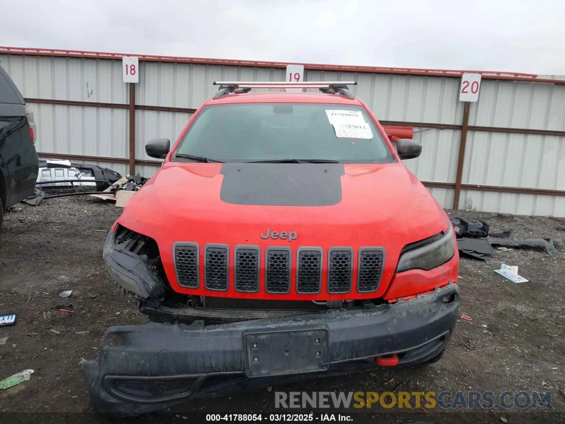 12 Photograph of a damaged car 1C4PJMBX4KD337408 JEEP CHEROKEE 2019