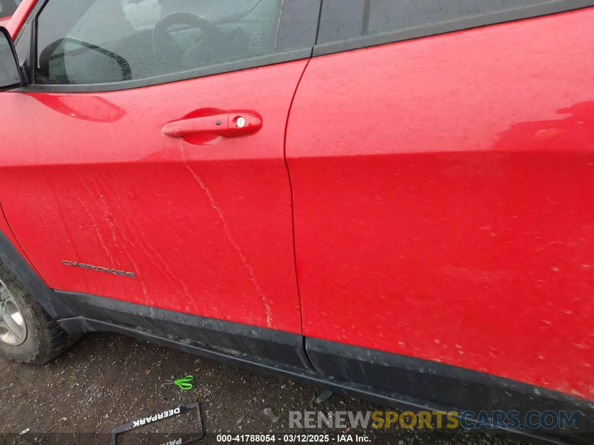 14 Photograph of a damaged car 1C4PJMBX4KD337408 JEEP CHEROKEE 2019