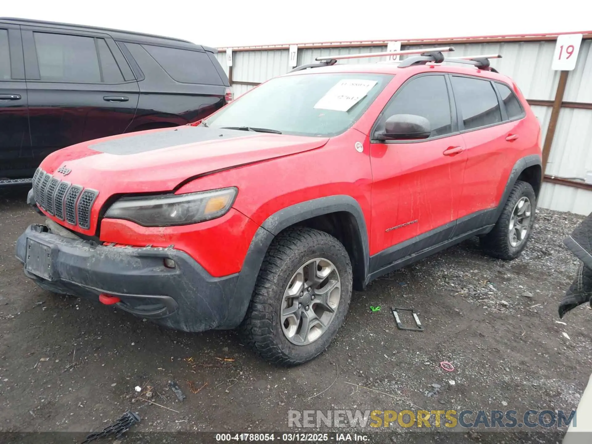 2 Photograph of a damaged car 1C4PJMBX4KD337408 JEEP CHEROKEE 2019