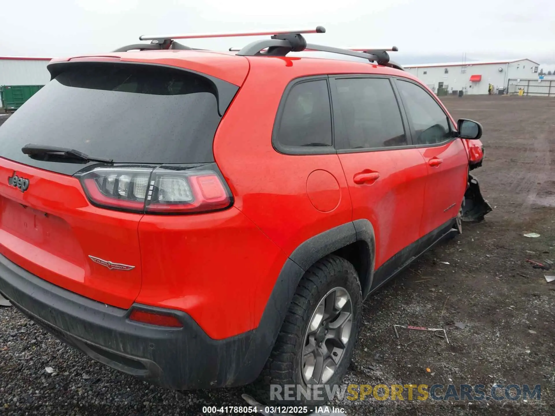 4 Photograph of a damaged car 1C4PJMBX4KD337408 JEEP CHEROKEE 2019