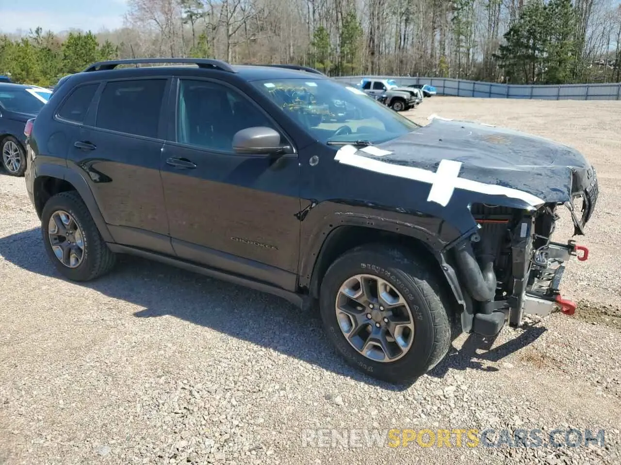 4 Photograph of a damaged car 1C4PJMBX4KD375155 JEEP CHEROKEE 2019