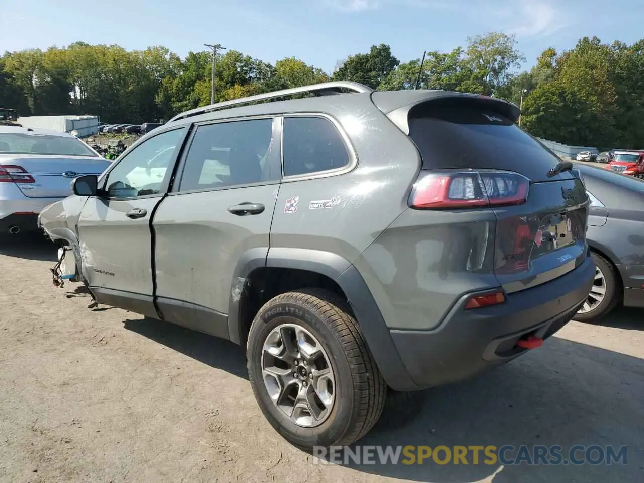 2 Photograph of a damaged car 1C4PJMBX4KD395180 JEEP CHEROKEE 2019
