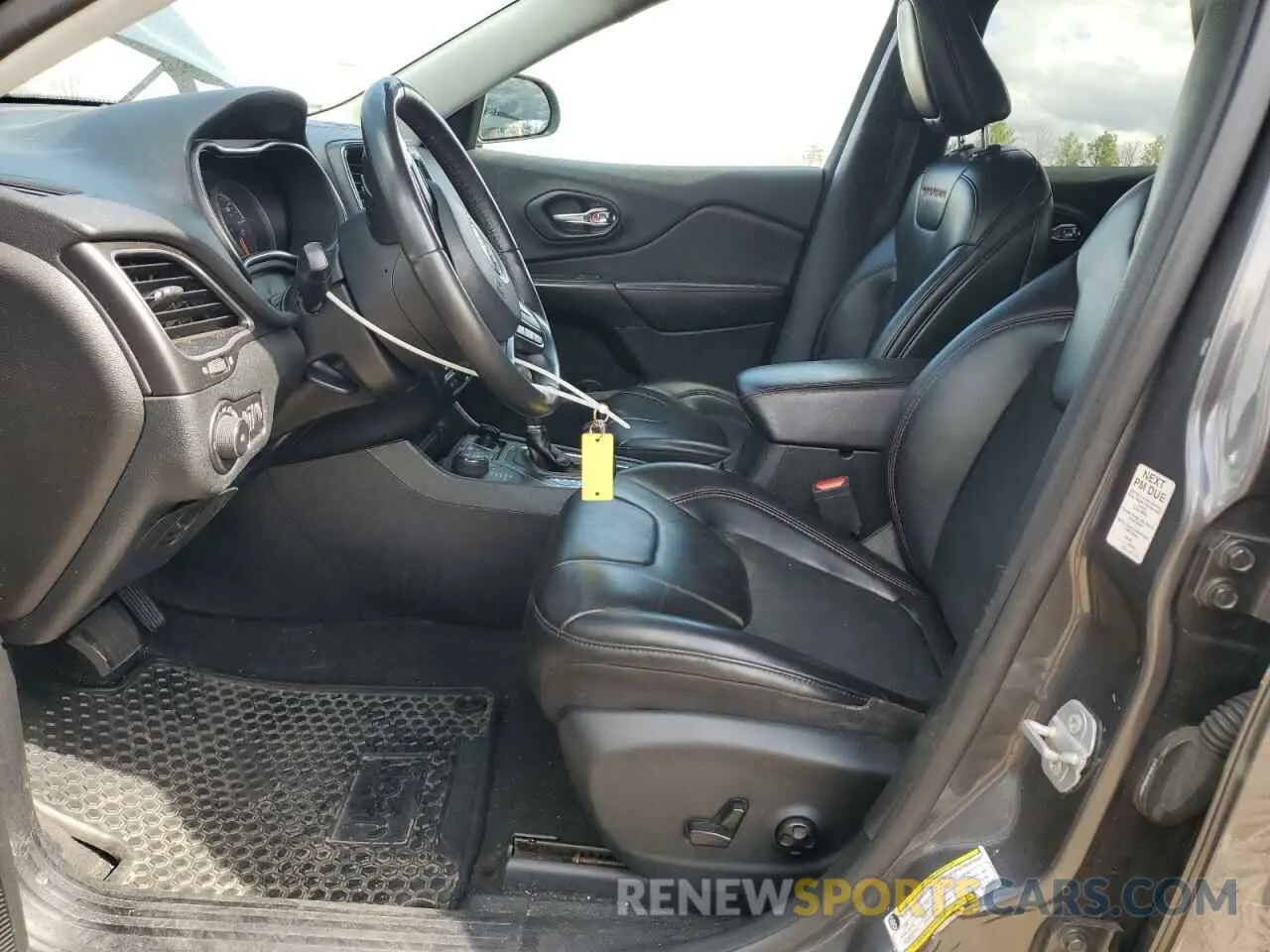7 Photograph of a damaged car 1C4PJMBX4KD463350 JEEP CHEROKEE 2019