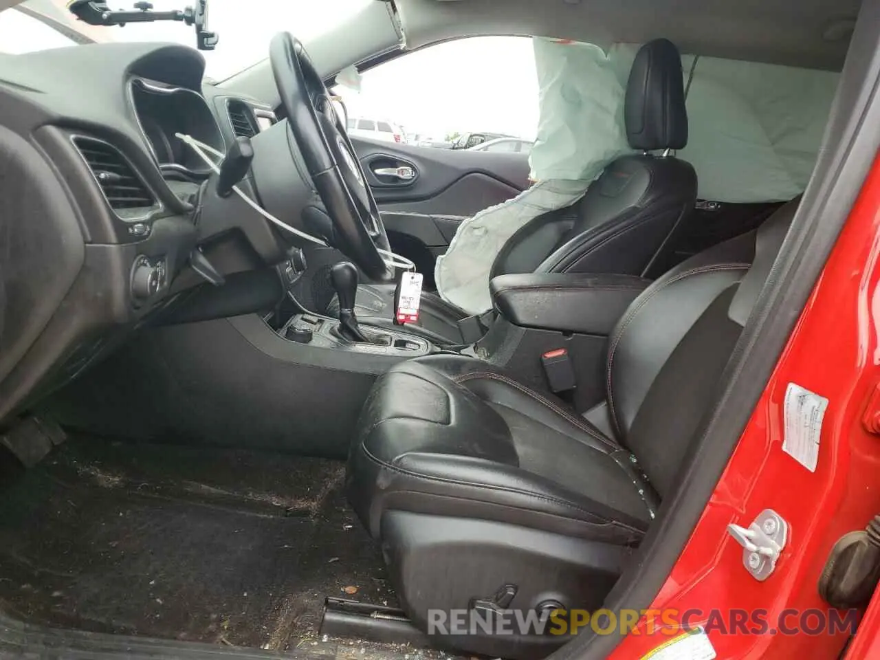 7 Photograph of a damaged car 1C4PJMBX5KD130901 JEEP CHEROKEE 2019