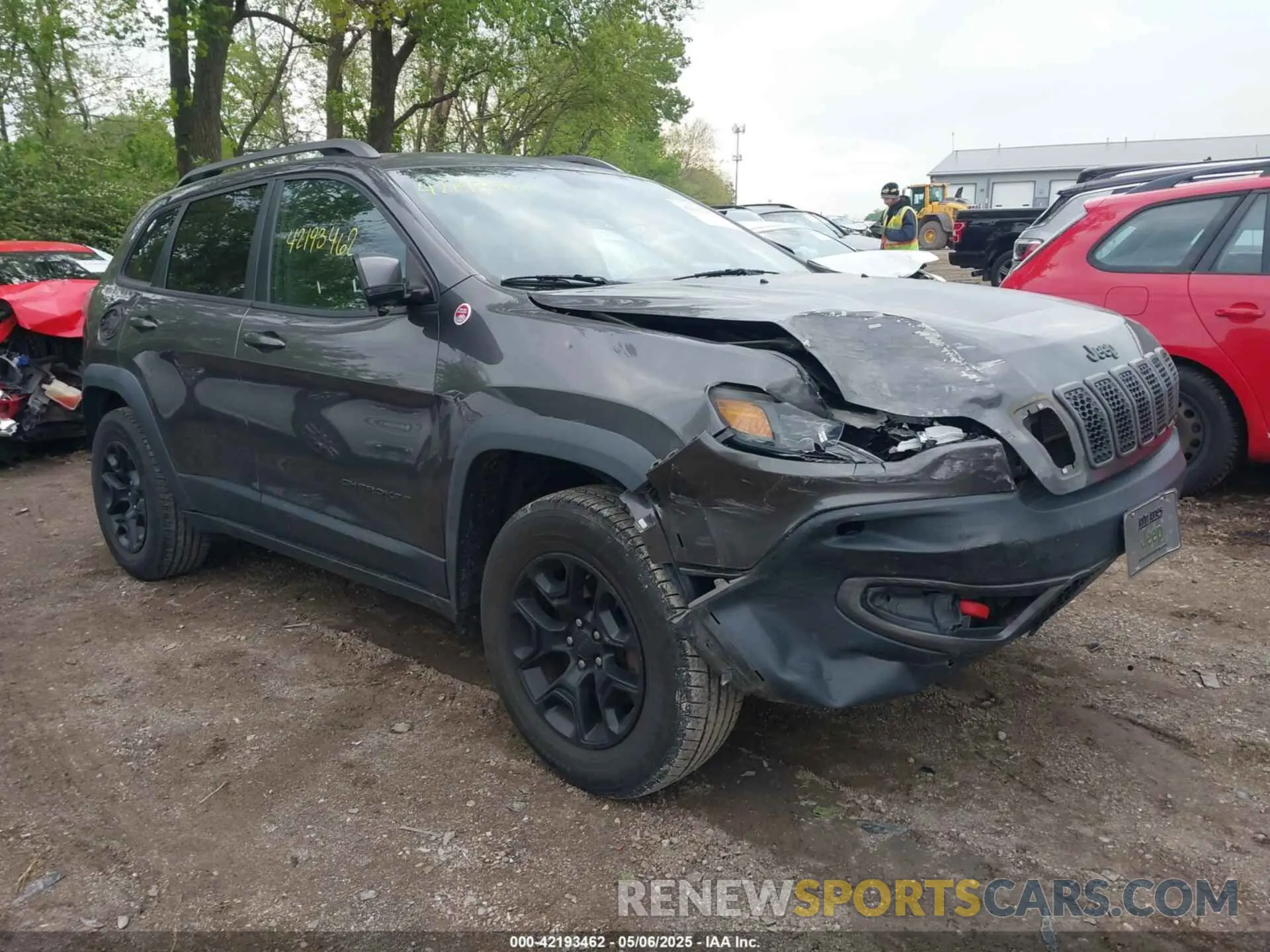 1 Photograph of a damaged car 1C4PJMBX5KD140733 JEEP CHEROKEE 2019
