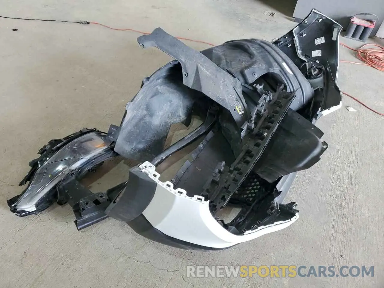 13 Photograph of a damaged car 1C4PJMBX5KD250701 JEEP CHEROKEE 2019