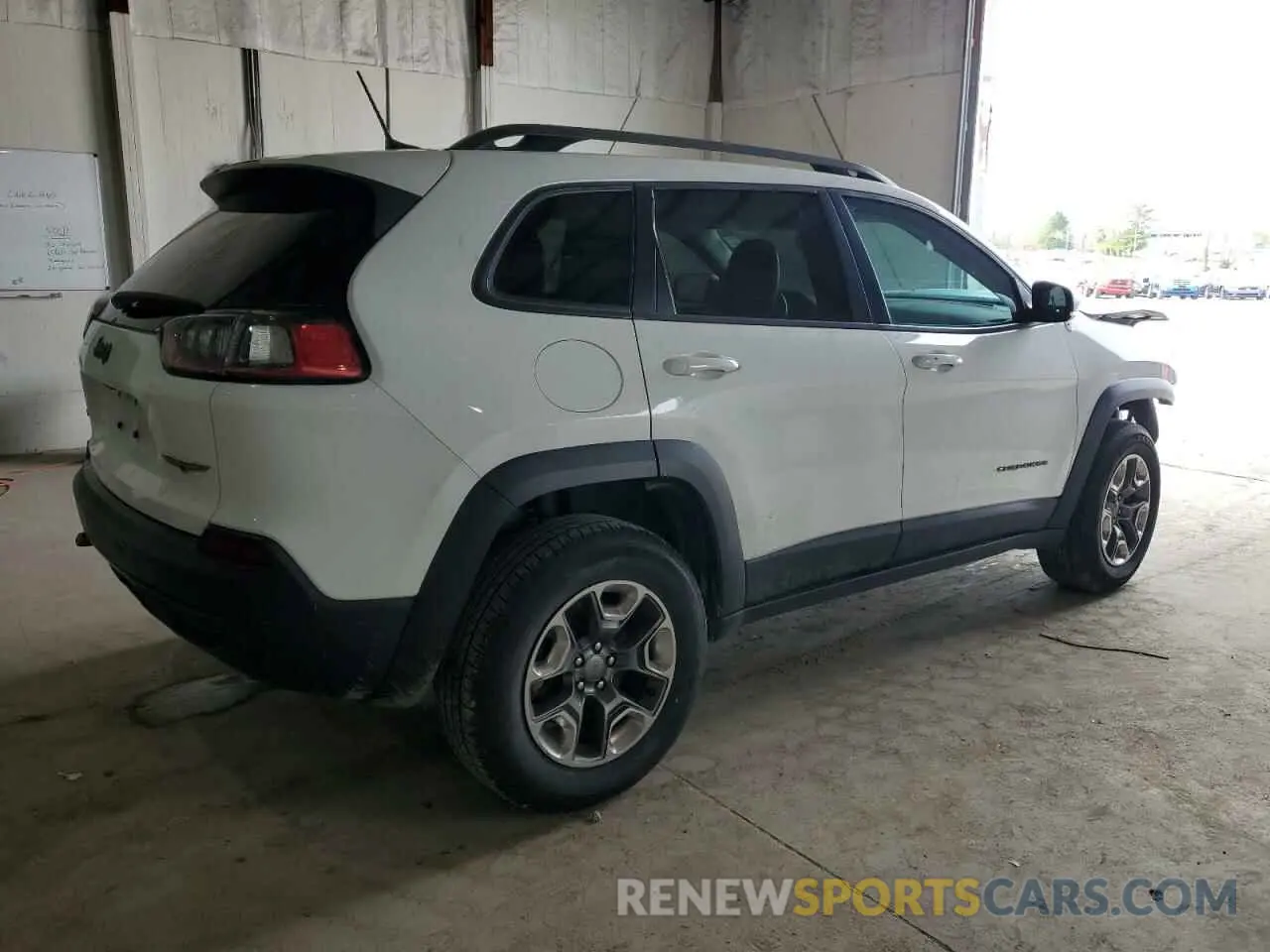 3 Photograph of a damaged car 1C4PJMBX5KD250701 JEEP CHEROKEE 2019