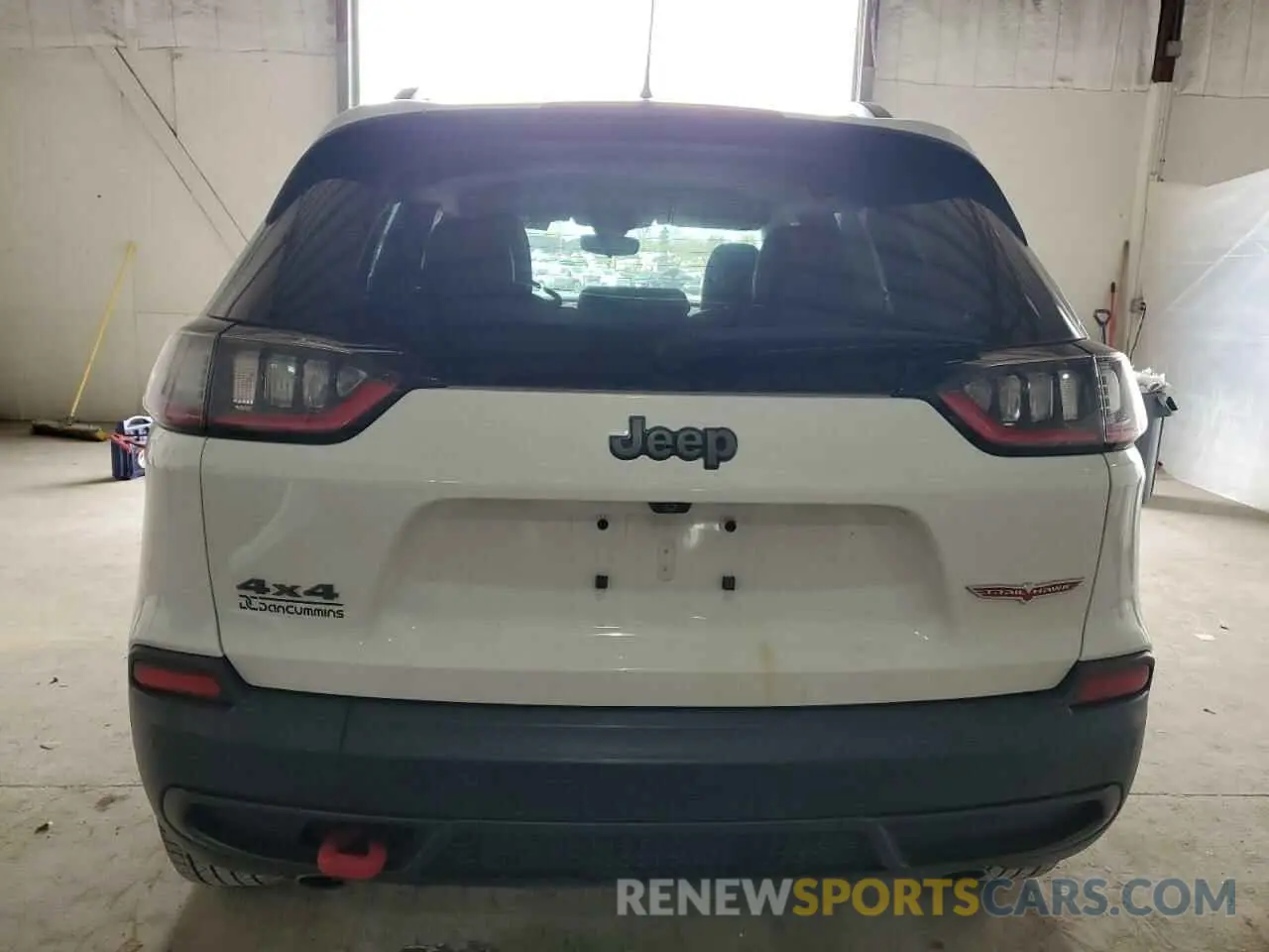 6 Photograph of a damaged car 1C4PJMBX5KD250701 JEEP CHEROKEE 2019