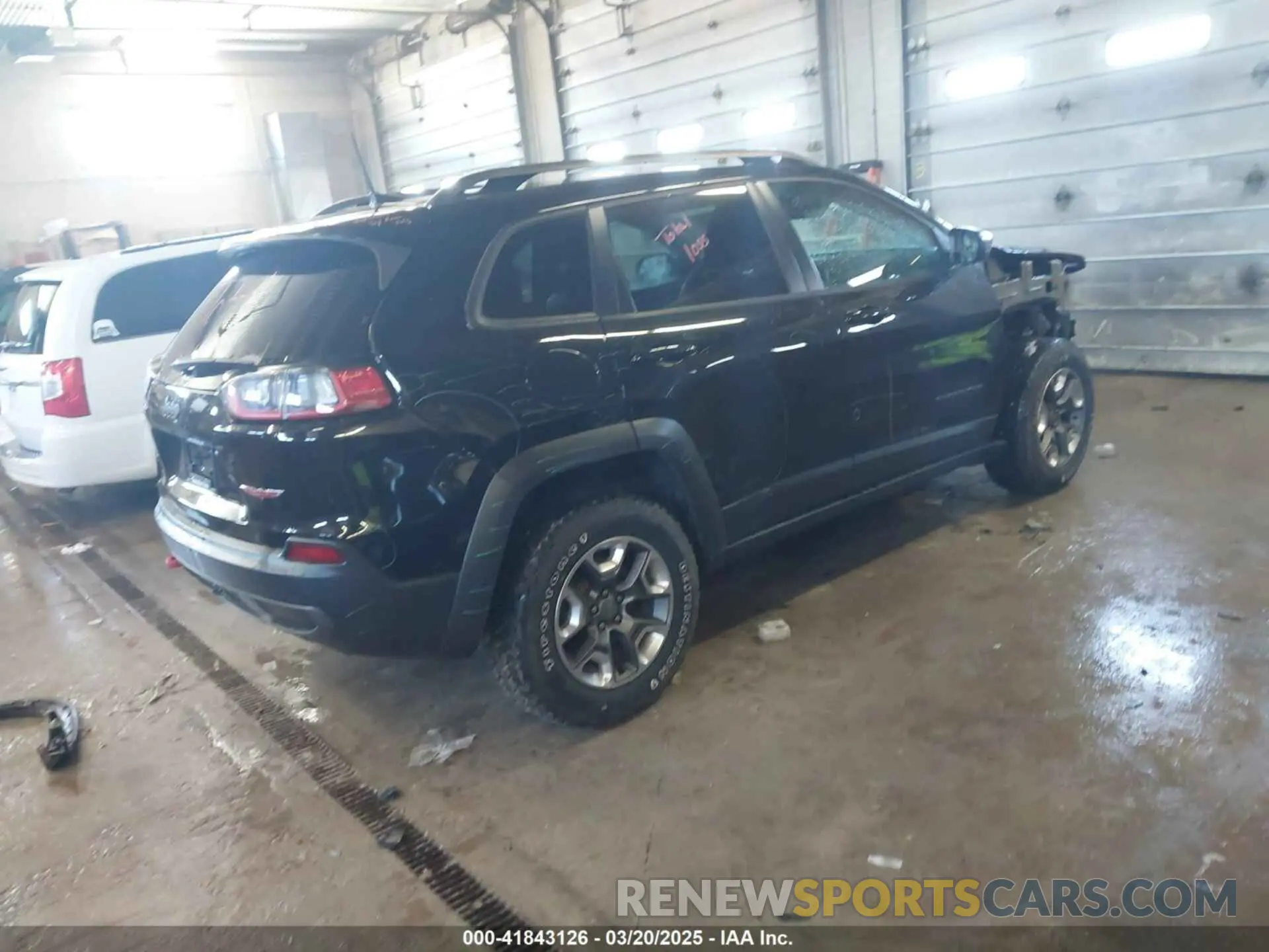 4 Photograph of a damaged car 1C4PJMBX5KD278921 JEEP CHEROKEE 2019