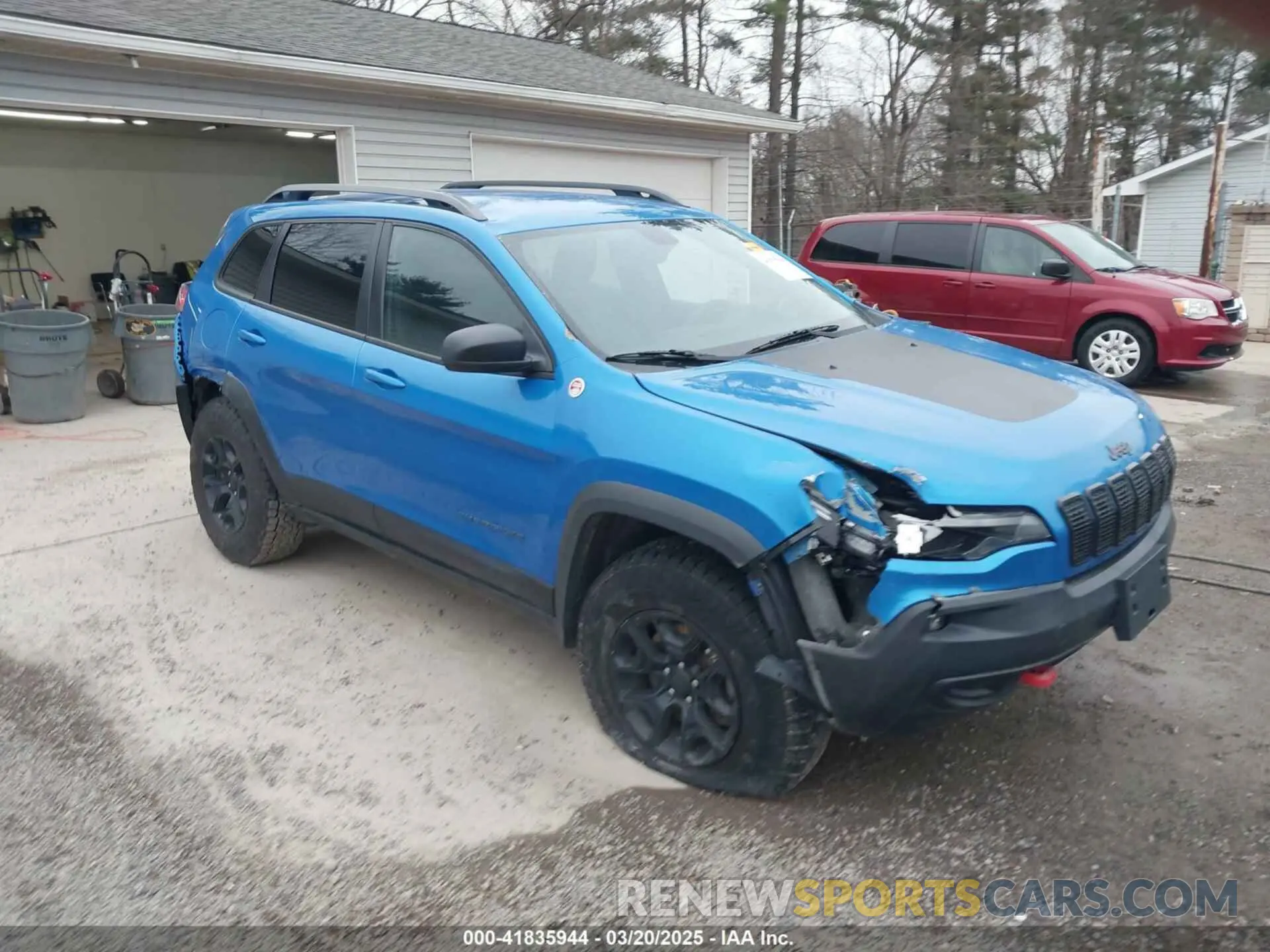 1 Photograph of a damaged car 1C4PJMBX5KD356050 JEEP CHEROKEE 2019