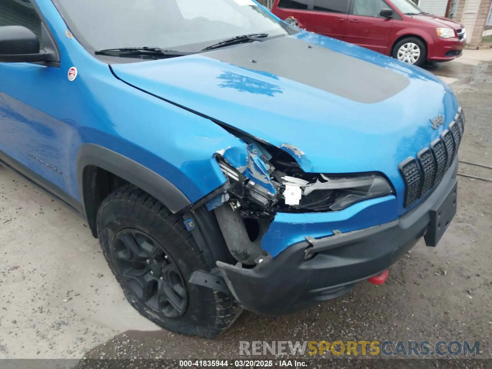 6 Photograph of a damaged car 1C4PJMBX5KD356050 JEEP CHEROKEE 2019