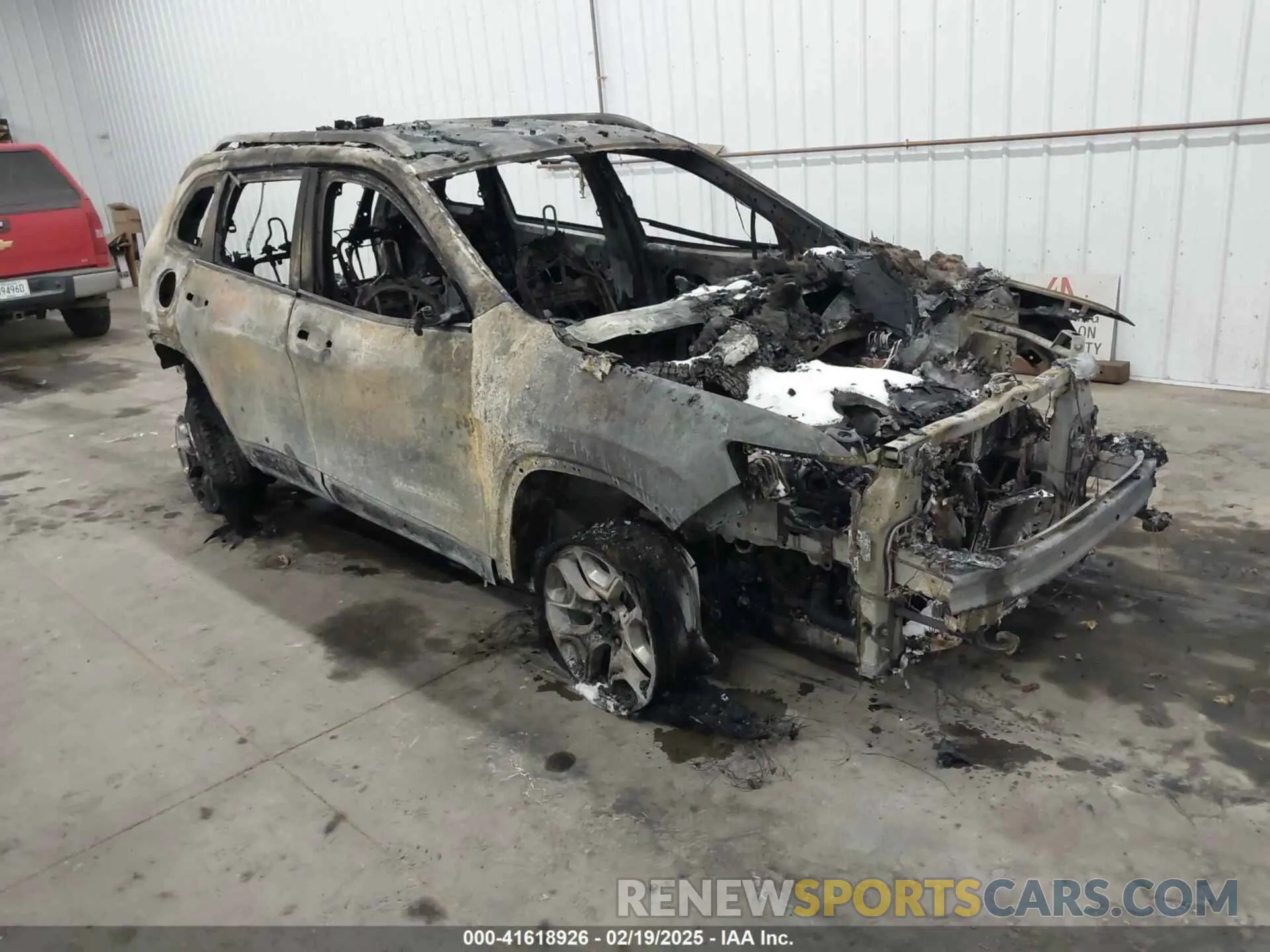 1 Photograph of a damaged car 1C4PJMBX6KD397657 JEEP CHEROKEE 2019