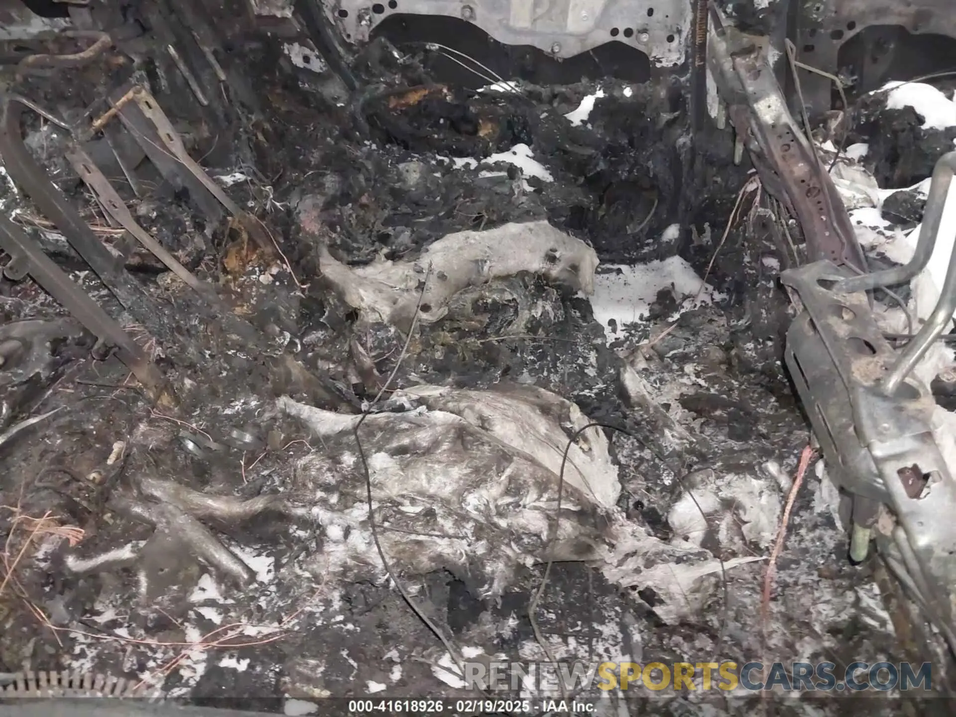 13 Photograph of a damaged car 1C4PJMBX6KD397657 JEEP CHEROKEE 2019