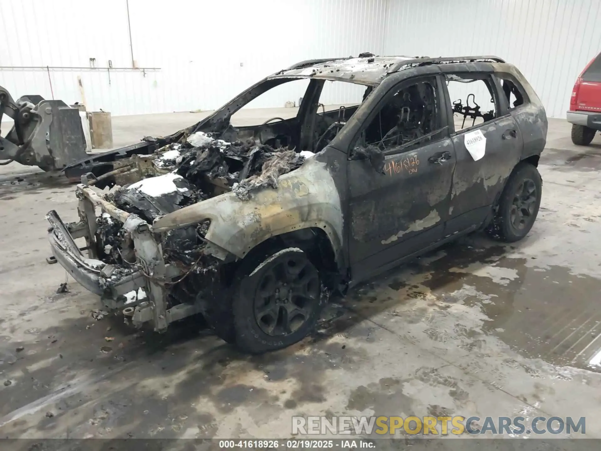 2 Photograph of a damaged car 1C4PJMBX6KD397657 JEEP CHEROKEE 2019