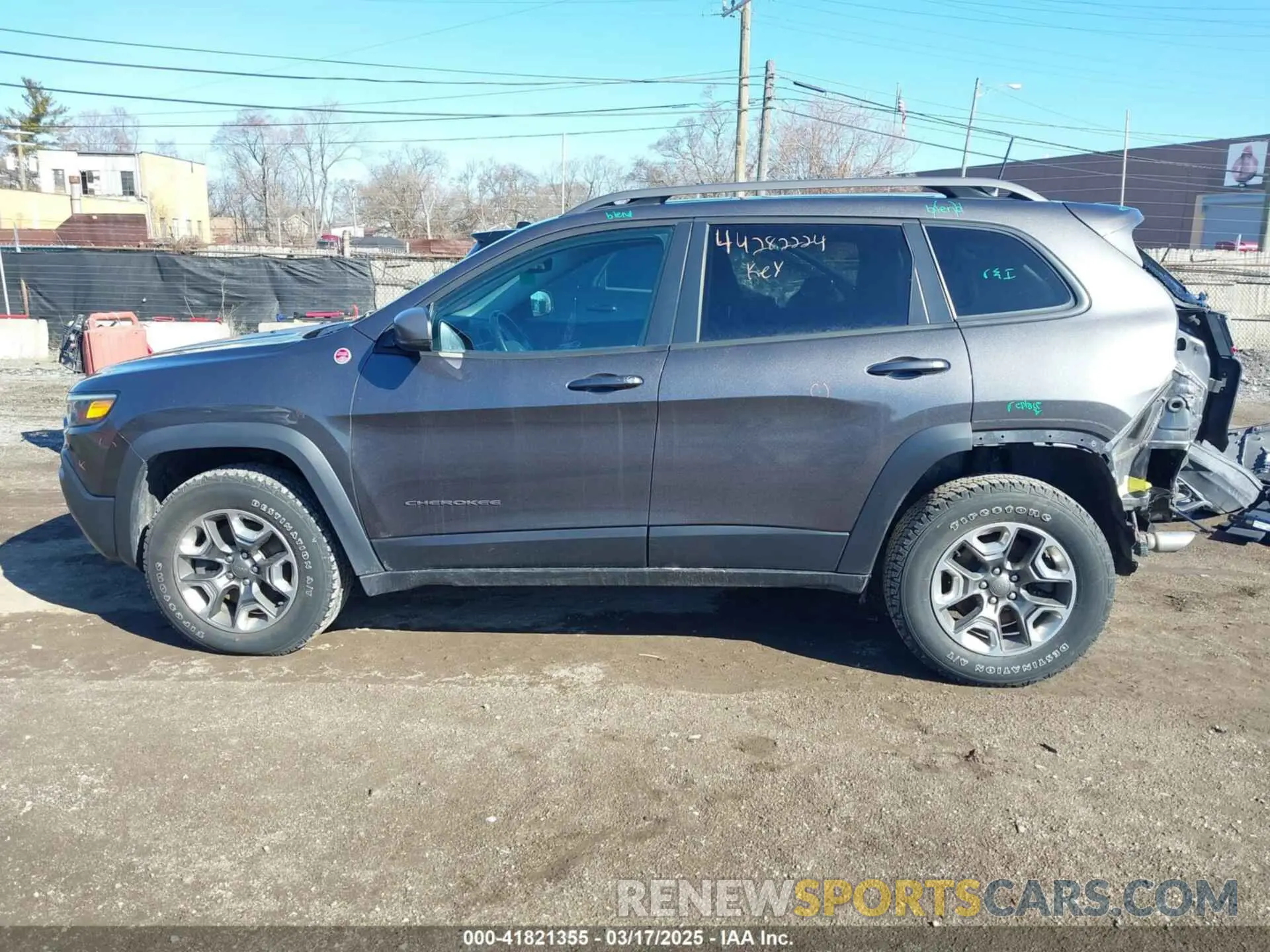 15 Photograph of a damaged car 1C4PJMBX6KD410391 JEEP CHEROKEE 2019