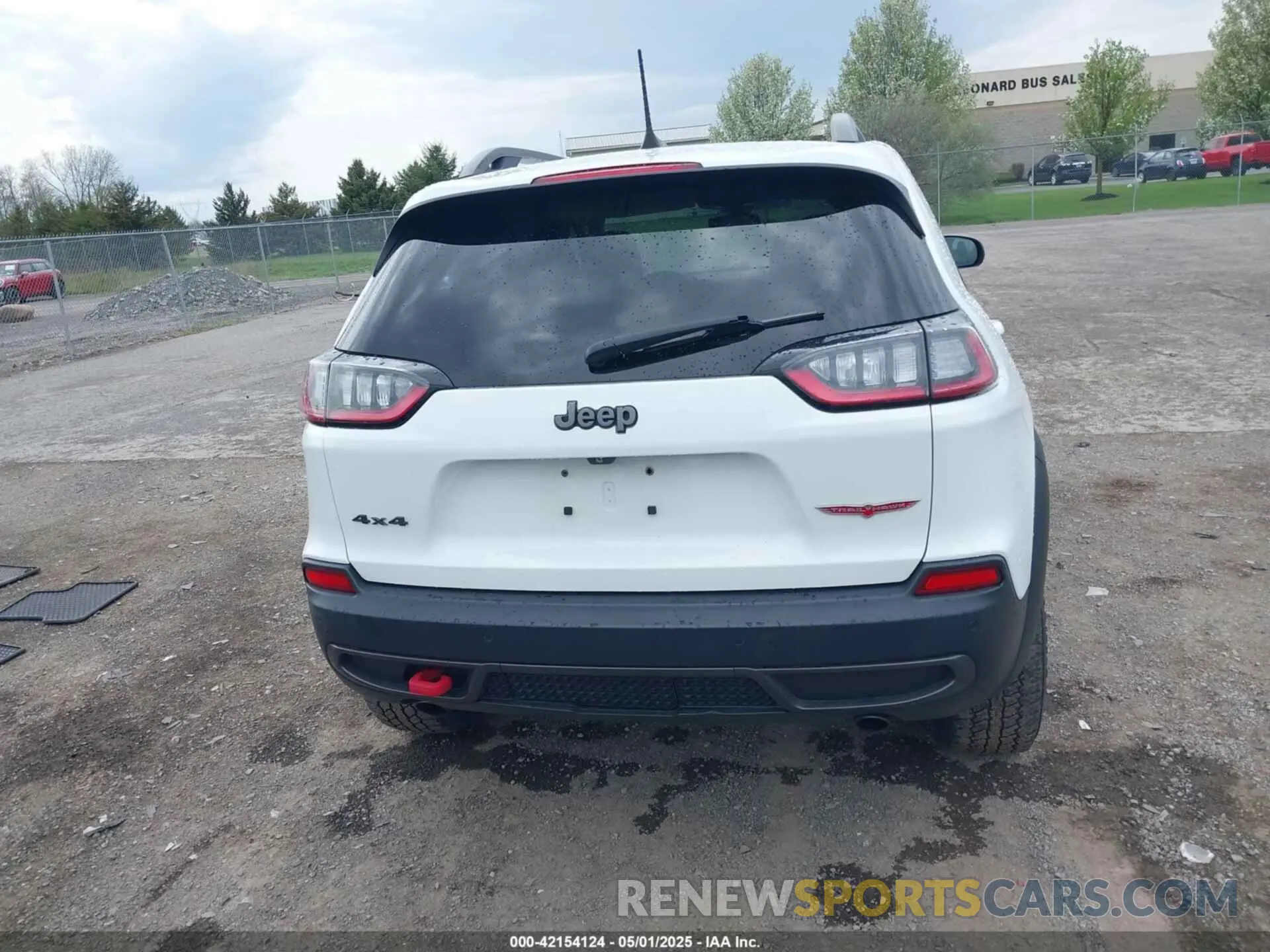 16 Photograph of a damaged car 1C4PJMBX7KD126848 JEEP CHEROKEE 2019