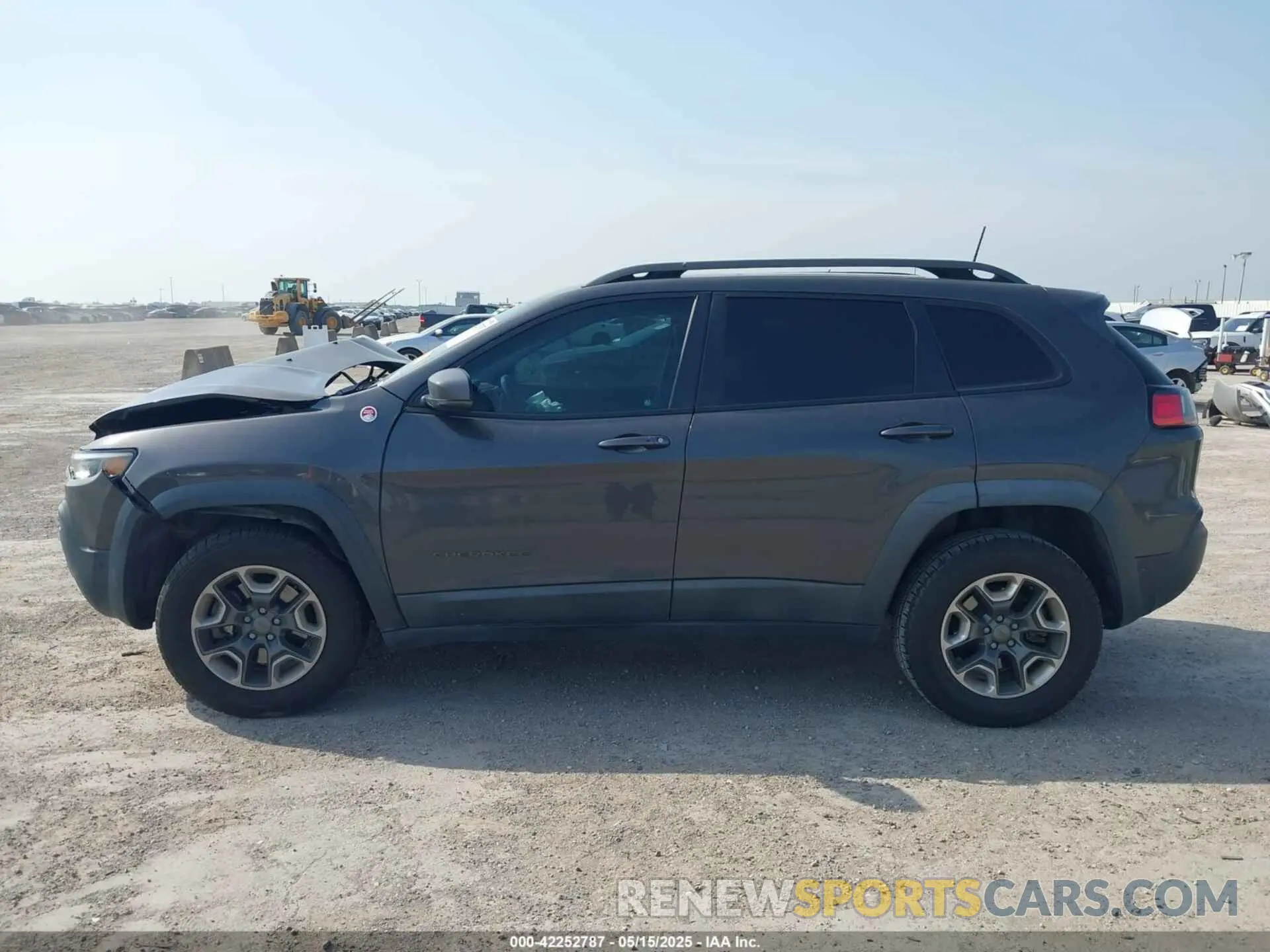 14 Photograph of a damaged car 1C4PJMBX7KD189366 JEEP CHEROKEE 2019