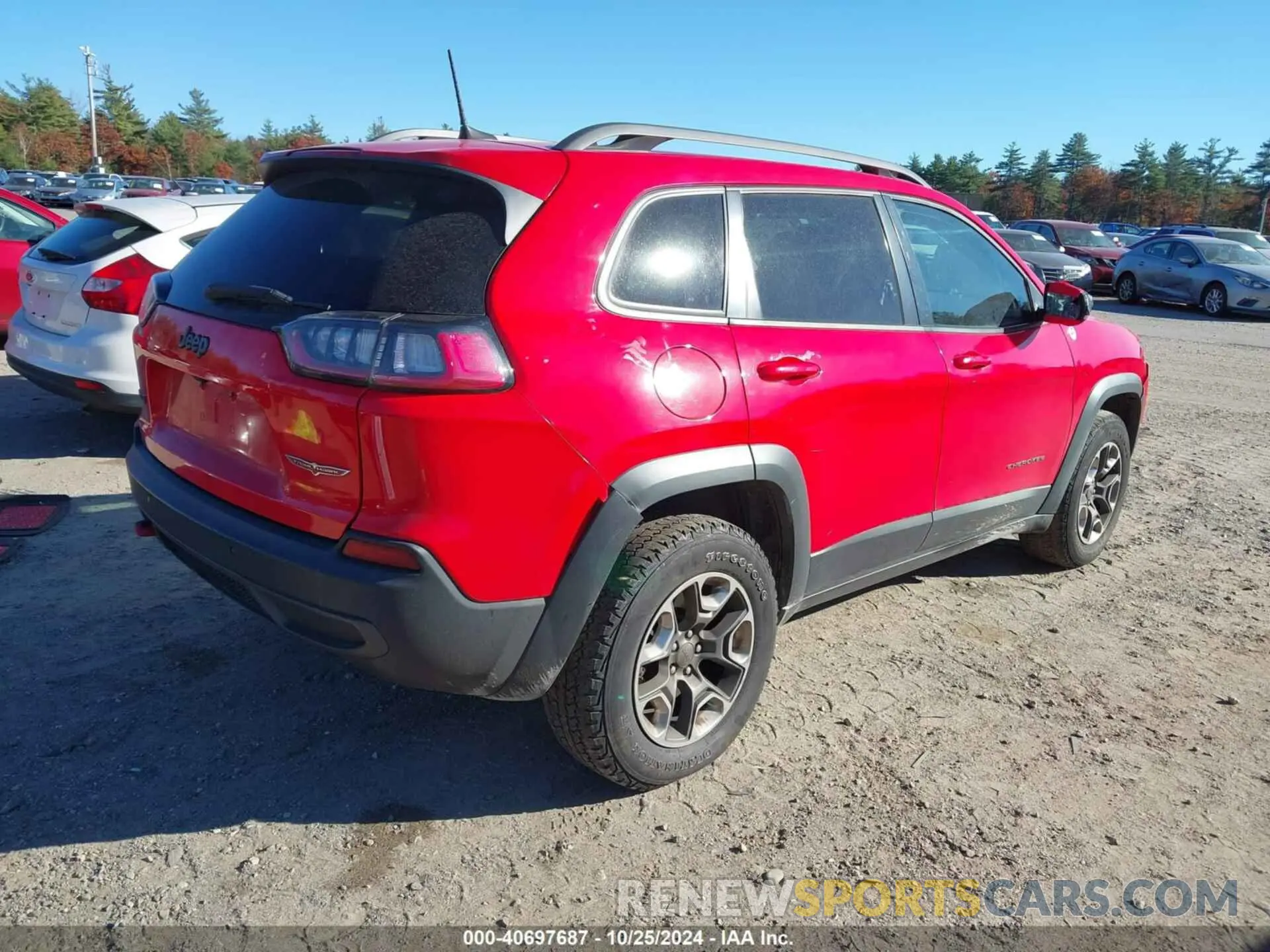 4 Photograph of a damaged car 1C4PJMBX7KD298488 JEEP CHEROKEE 2019