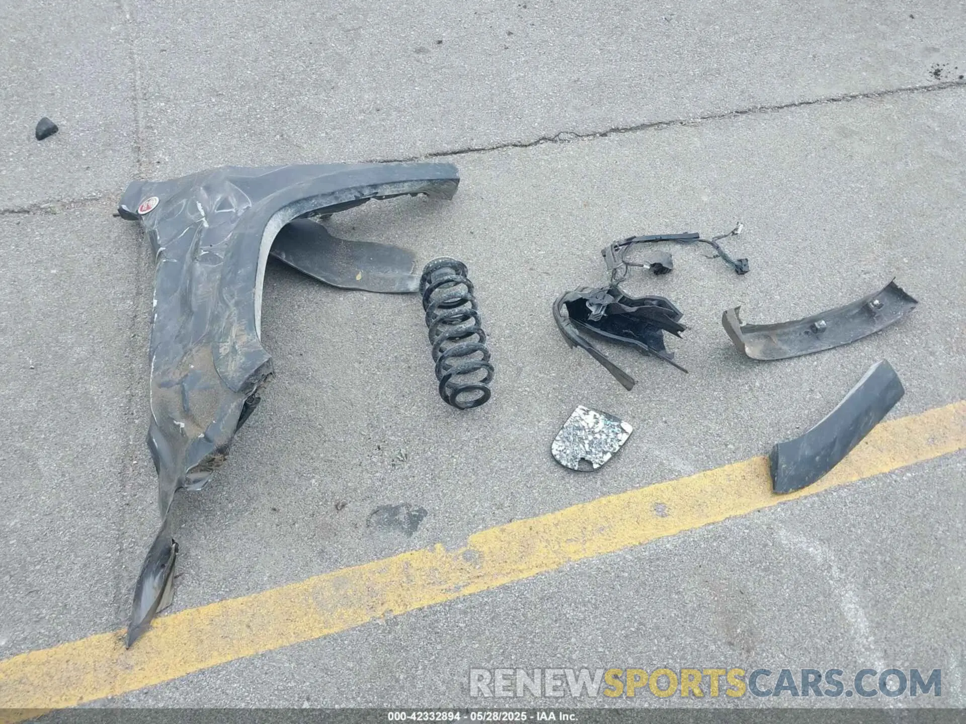 11 Photograph of a damaged car 1C4PJMBX7KD309652 JEEP CHEROKEE 2019